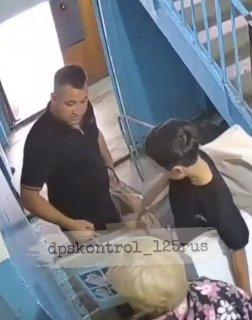 Двое инородцев развели пенсионерку на 65 тысяч рублей за постельное белье...