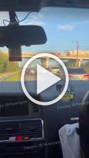 Большая пробка образовалась до кольца Селиванихи, от...