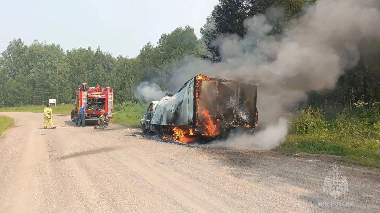 На трассе Р-255 «Сибирь» накануне днем загорелся грузовик Накануне днем на...