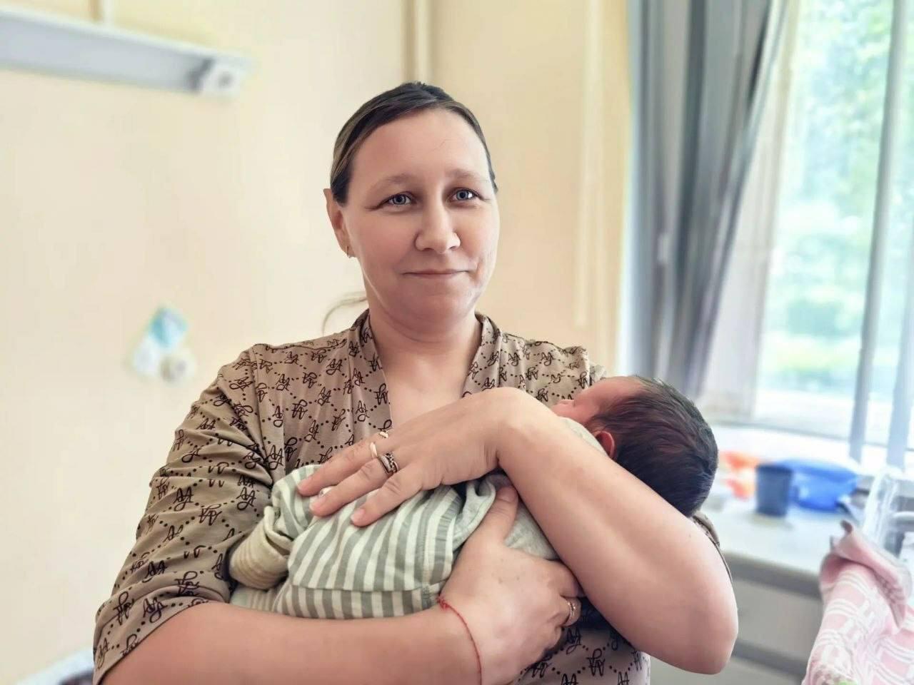 Жительница Ленобласти родила десятого ребёнка