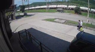 В Иркутской области лихач во время погони сбил женщину на зебре: ей оторвало часть ноги