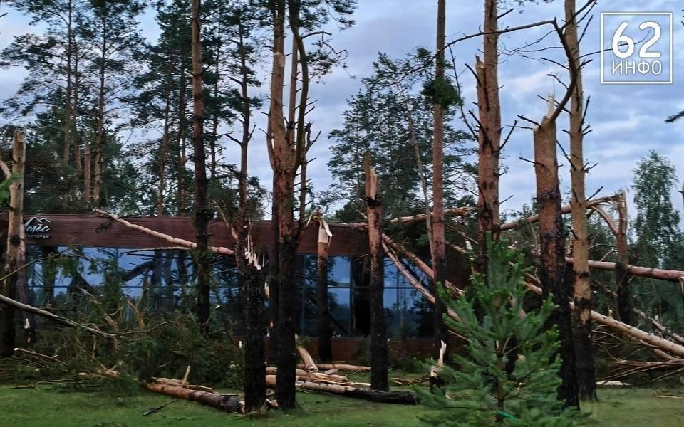 Смерчи добрались до Рязанской области — следующей может стать Москва. Сильнее...
