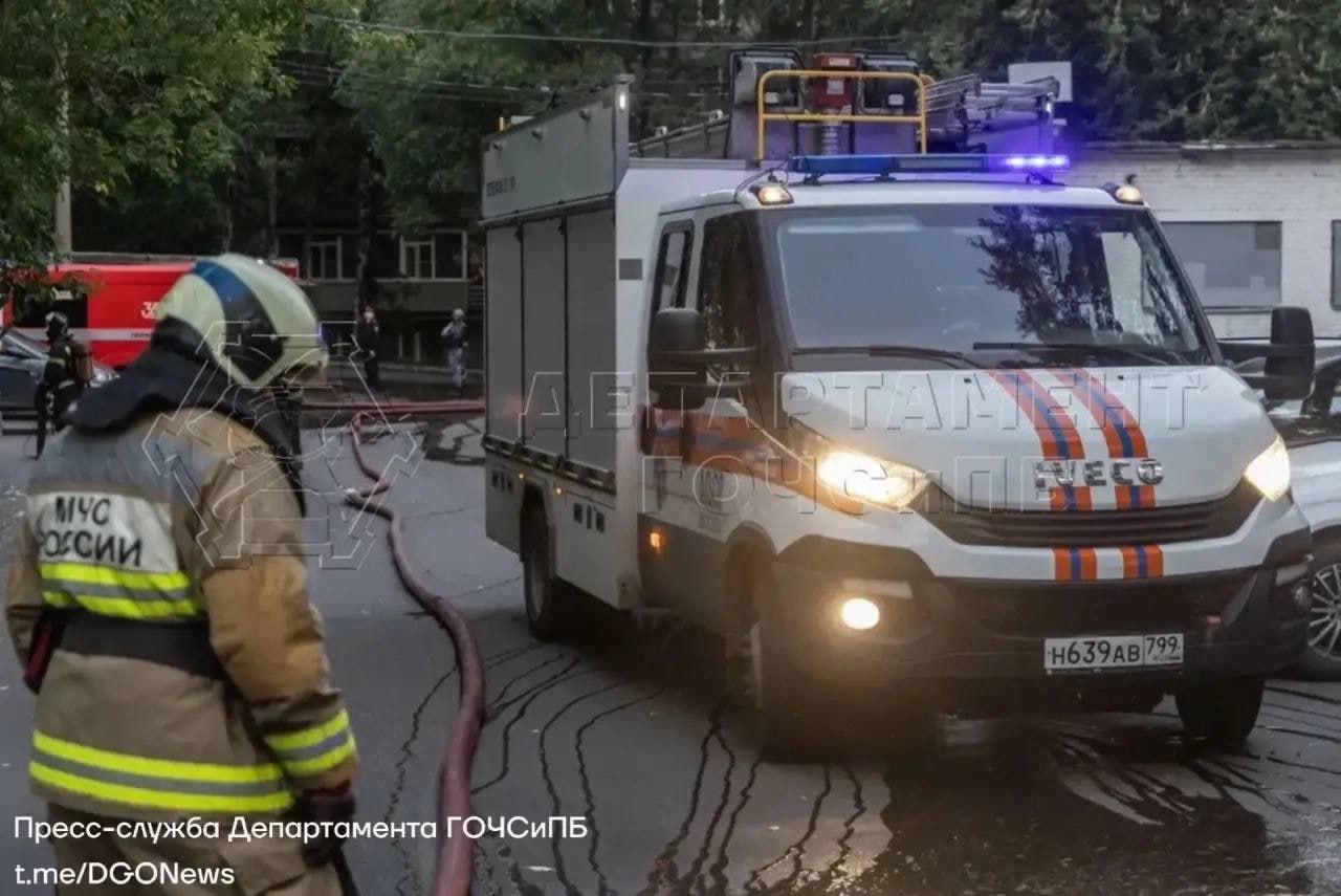 На юге Москвы произошел пожар в жилом доме, в результате которого погиб один...