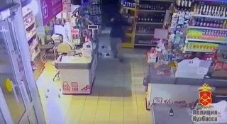 В Киселёвске будут судить подростка за ограбление магазина Ночью, в маске и с...