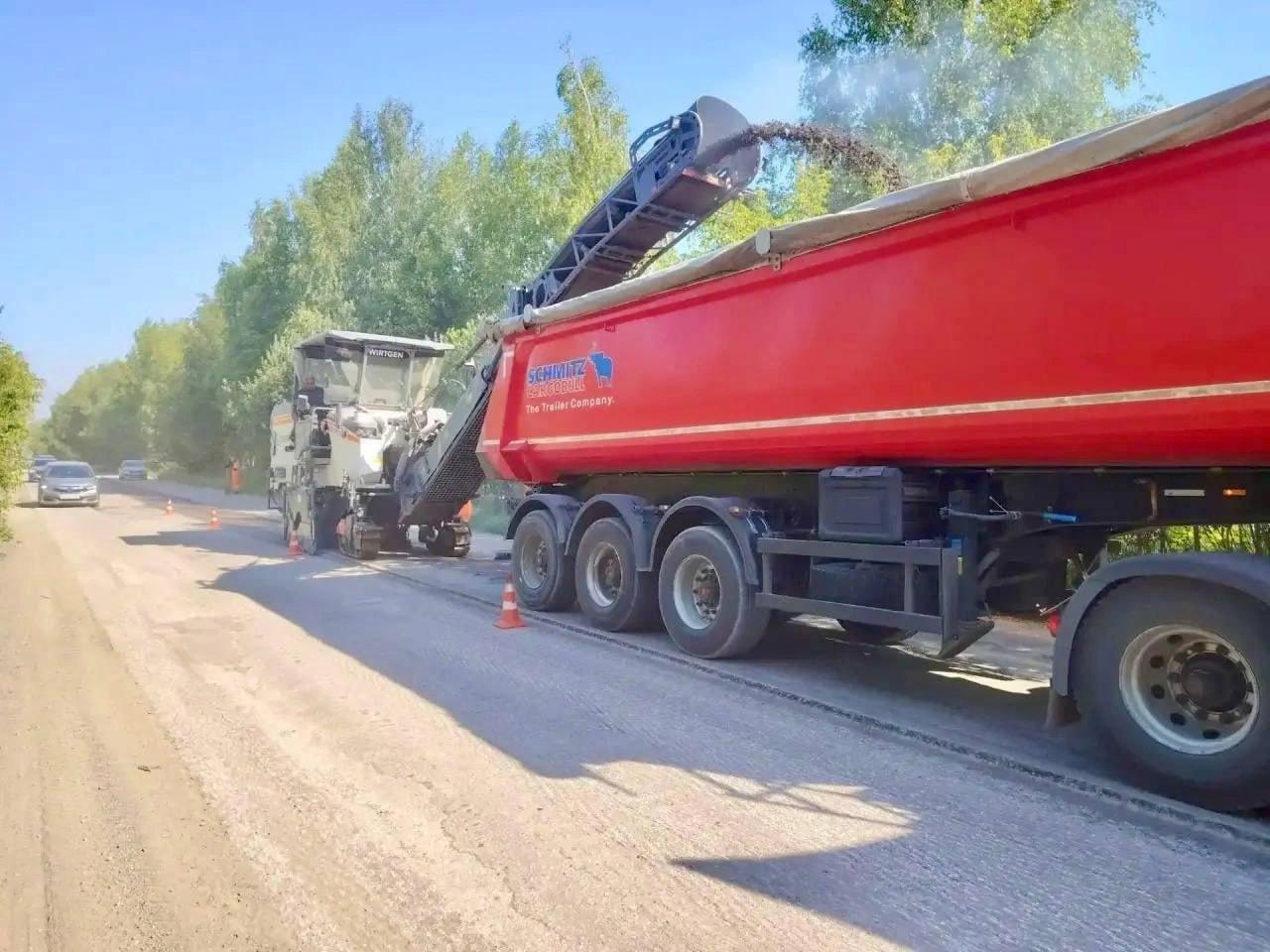 В Советском районе начали ремонтировать улицу Тимакова. Работы ведут на...