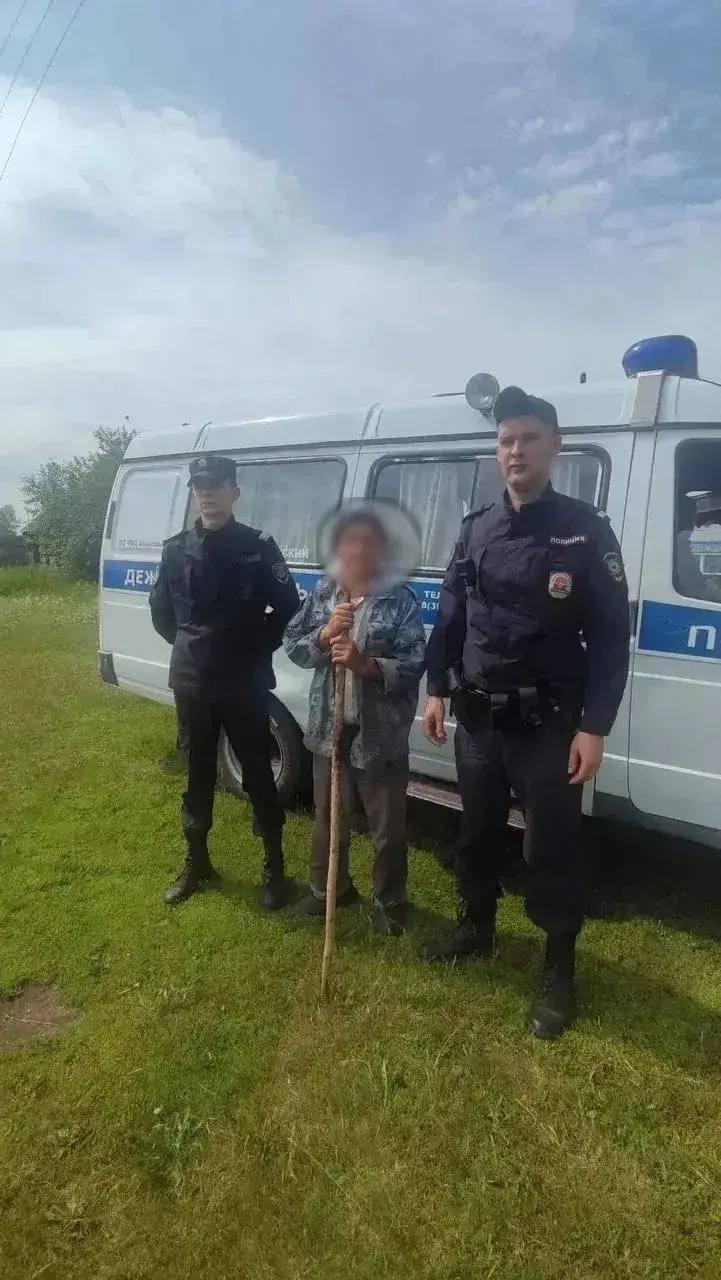 Полицейские Абанского округа оперативно нашли пожилого мужчину в лесу