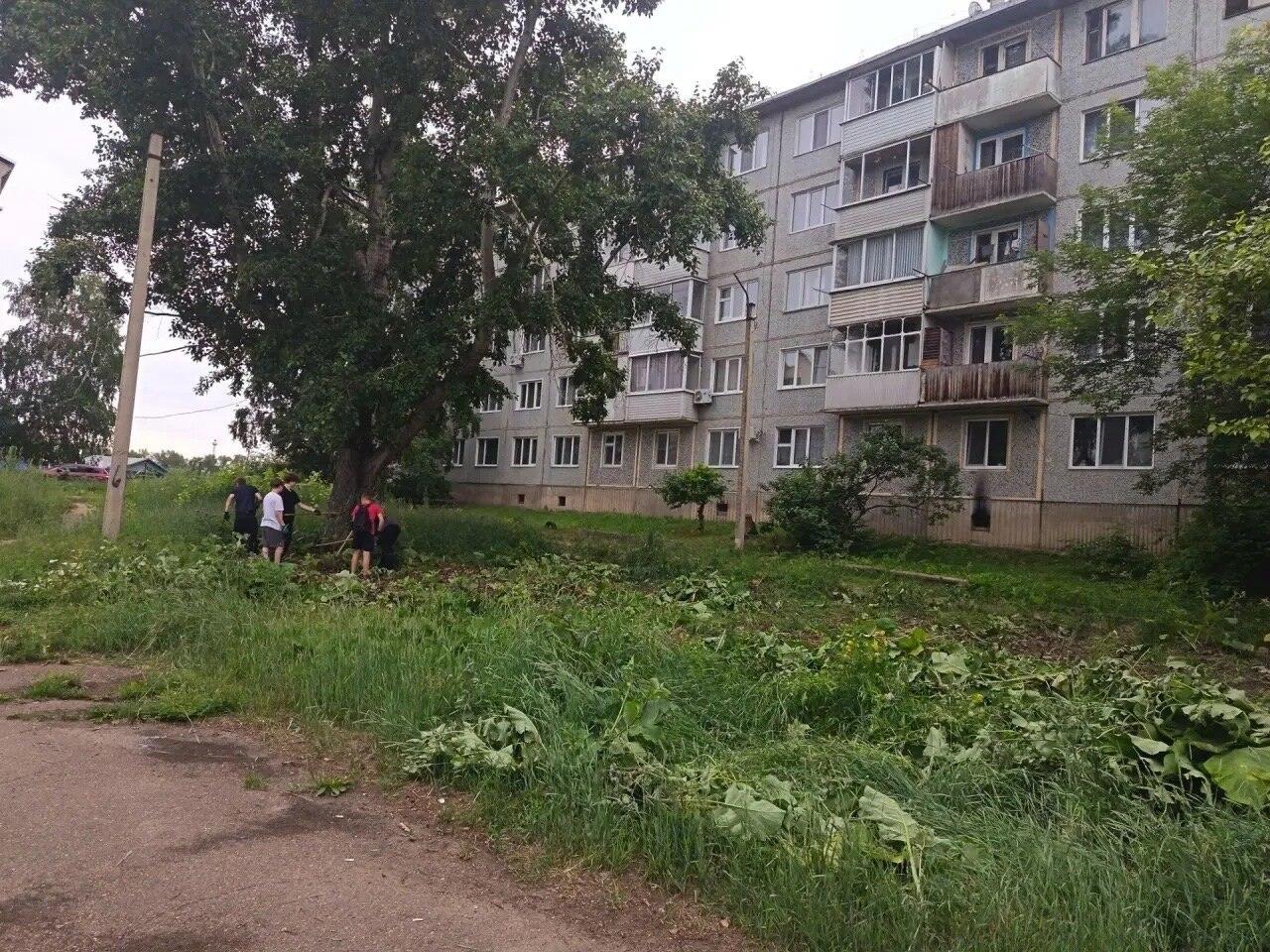 ТОСовцы продолжают наводить порядок в Канске Участники ТОС продолжают...