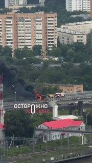 На МСД вспыхнул, предположительно, строительный кран. На Московском...