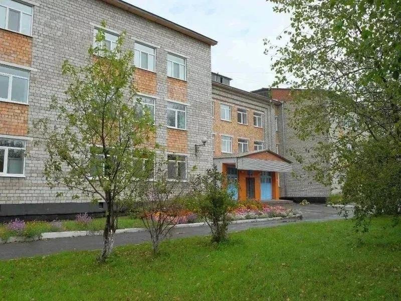 Никто не захотел ремонтировать Горную школу в Ачинском округе Сегодня в...