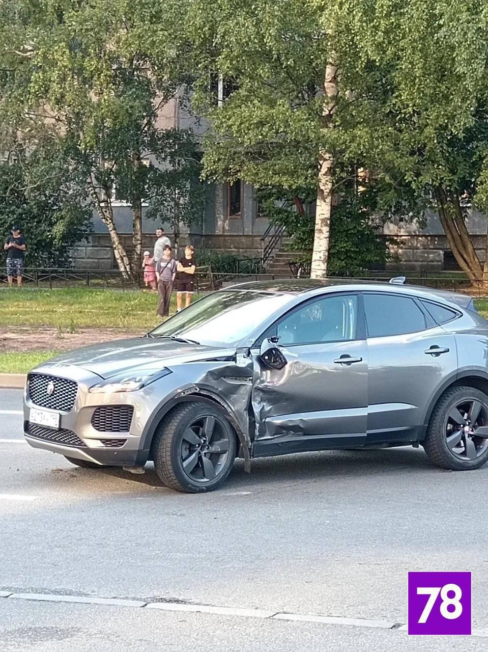 Подросток пострадал в ДТП с Jaguar и электробайком