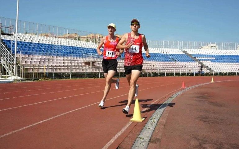 Легкоатлет из Хакасии завоевал две медали на чемпионате России.