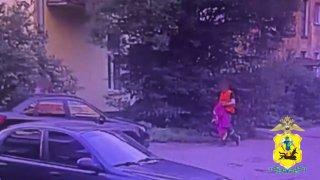 Мужчина выстрелил прохожему в лицо сигнальным пистолетом в Архангельске. Его...