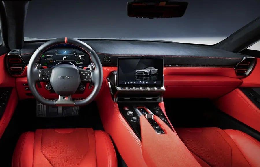 Toyota официально представила суперкар GR GT. Новинка получила гибридную силовую установку на базе нового 4,0-литрового битурбо V8 общей мощностью 641 сила.