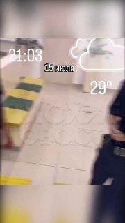 В Казахстане пенсионеры взорвали торт с петардой в отделении банка: за это...