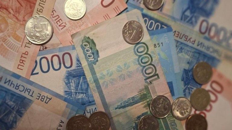 Житель Брянска погасил долг в 2 млн рублей ради отпуска за границей