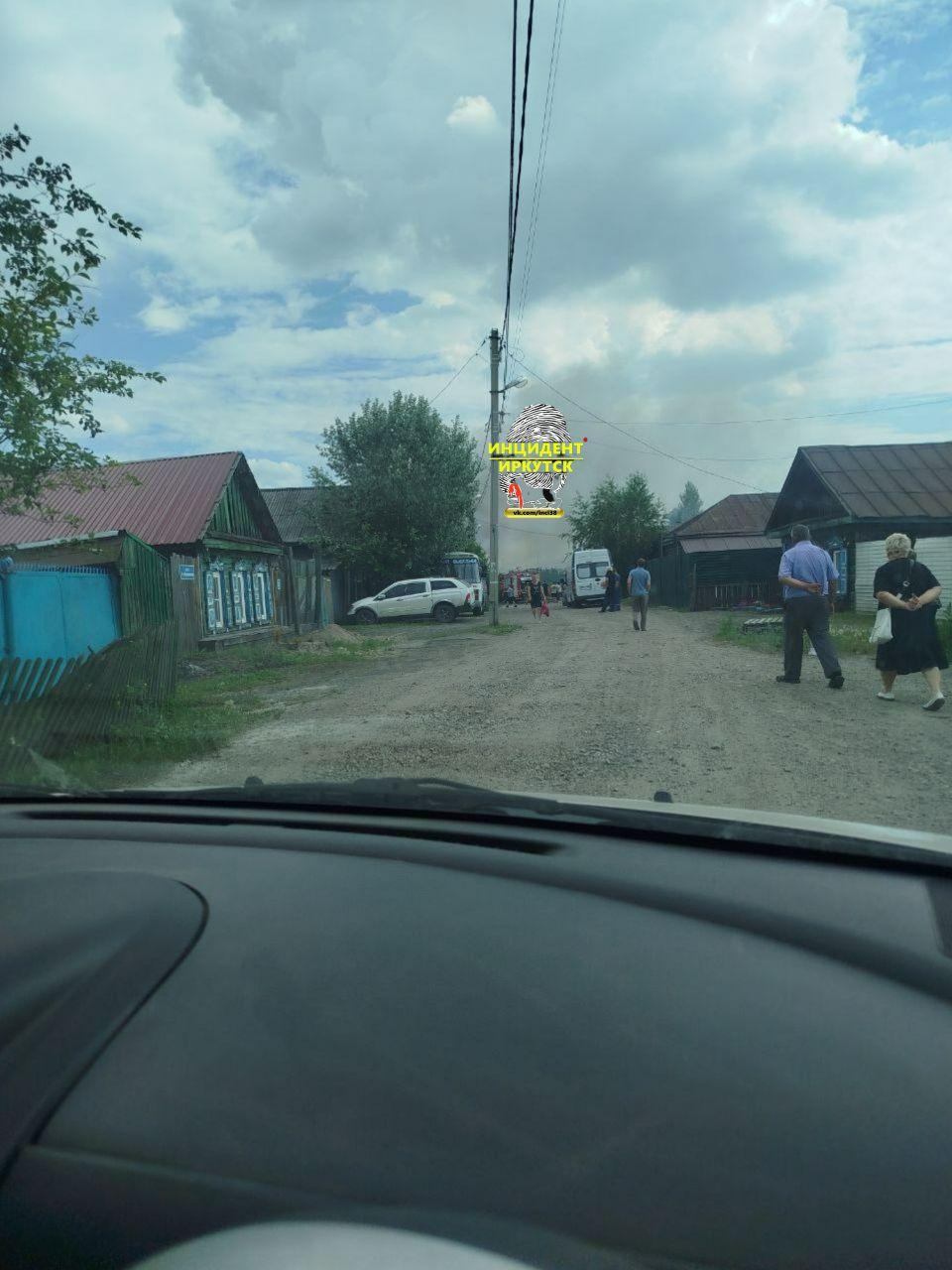 Пожар в п.Жилкино. Очевидцы сообщают, на 2 -й Московской улицы горят три...