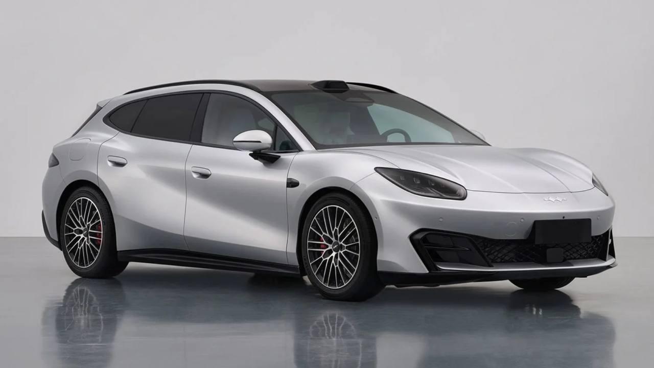 BYD готовит серьёзного конкурента Porsche Taycan — китайцы представили новый лифтбек Formula S с запасом хода до 900 км на одном заряде.