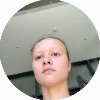 В Москве вышла на связь Анастасия Шнягина, которая гуляет абсолютно голой по столице.