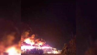 В Киеве в ходе ракетного удара этой ночью полностью уничтожен один из крупнейших логистических хабов в стране — комплекс AMTEL был площадью более 100 тысяч кв. метров.