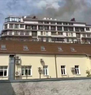 Пожар произошел в элитном ЖК «На Страстном бульваре» в центре Москвы. В...