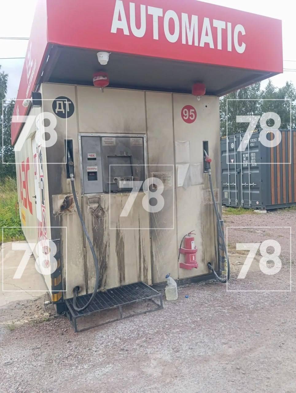 В Ленобласти зафиксирован второй за сутки случай поджога АЗС, на этот раз инцидент произошел на автоматической заправке в СНТ «Колос».