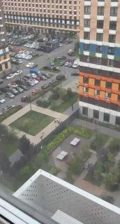 В Москве в ЖК «Жулебино-Парк» группа мужчин сначала играла в настольный...