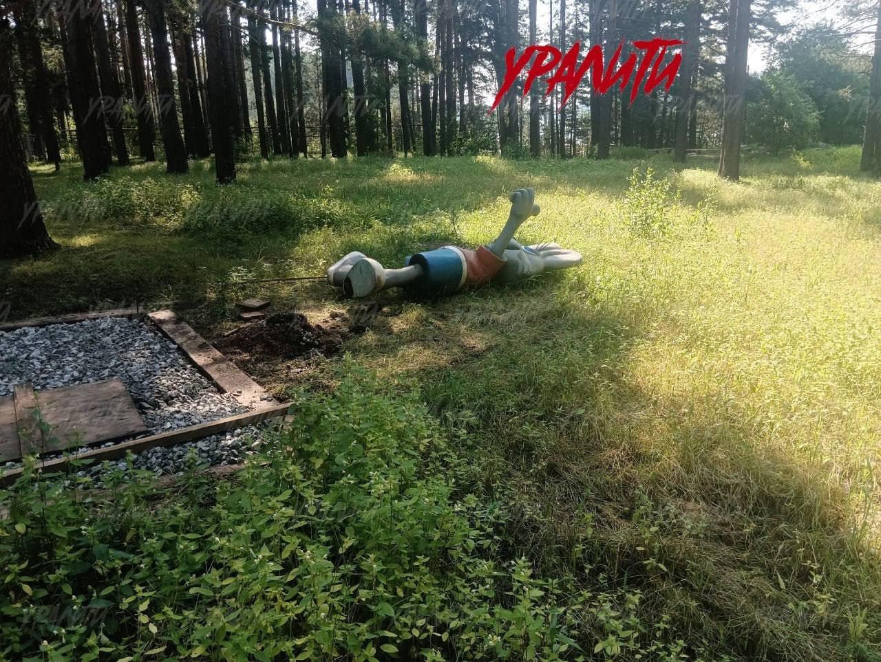 Печально известные Волк и Заяц из Пионерского района переехали в Сысерть....