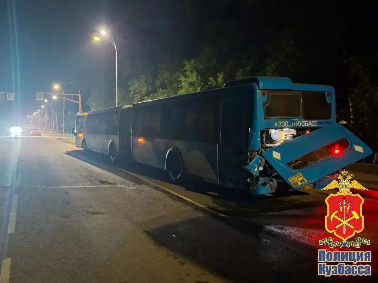Бетономешалка протаранила автобус около Кемерова – есть пострадавшие