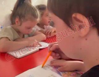 В Ингушетии воспитательница ударила ребенка-дауна в частном детском саду, за который родители ежемесячно отдавали солидные суммы