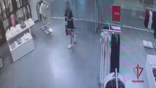 Любительницу бесплатного шопинга задержали в Подмосковье с 12 киндерами....