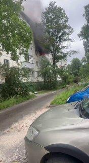В подмосковном Егорьевске пожар в жилом доме после взрыва баллона.