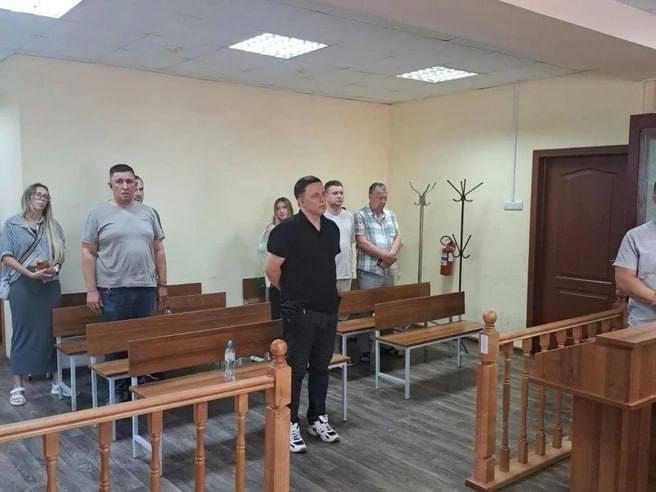 Борис Садчиков, ранее участвовавший в выселении пенсионерки с «гражданкой СССР»*, приговорён к семи годам колонии общего режима и штрафу 500 тысяч рублей за мошенничество.