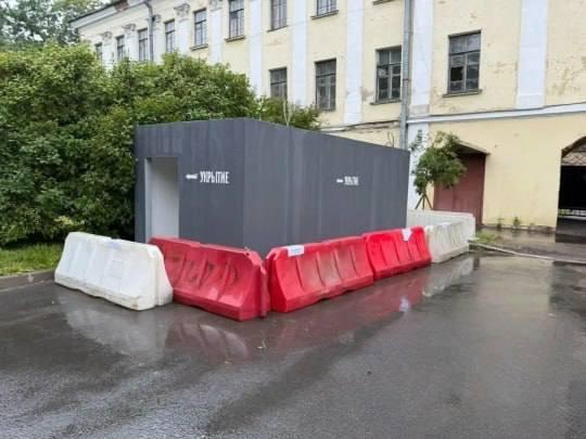 В Кронштадте устанавливают укрытия от осколков