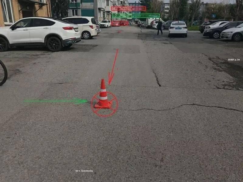 Юного велосипедиста сбили в одном из дворов Юго-Восточного района Ачинска По...