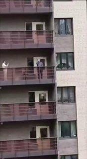 Житель Мурино устроил концерт для любимой женщины