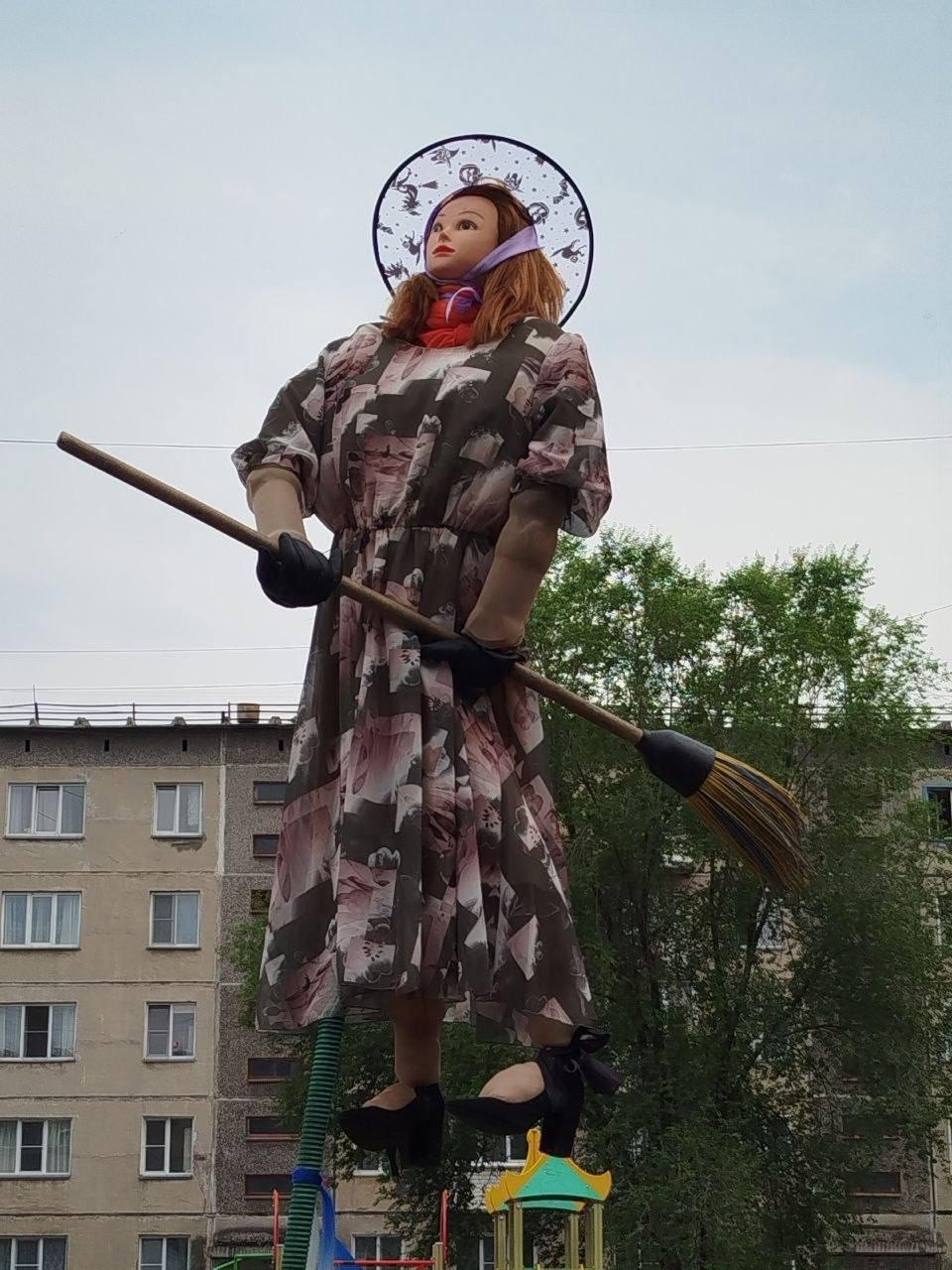 Весёленький арт-объект появился в одном из дворов Первомайского района 🌇 Мы в...