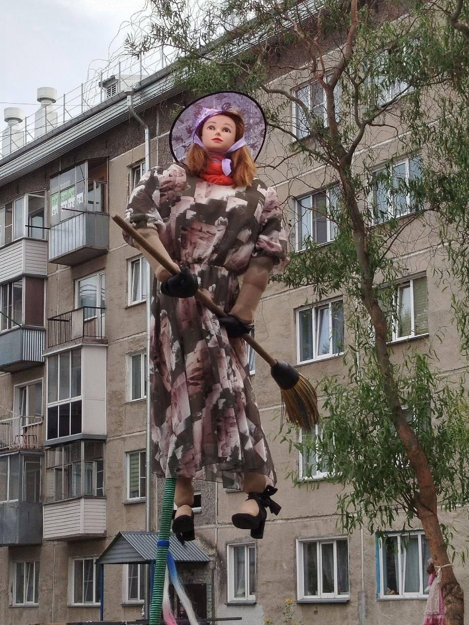 Весёленький арт-объект появился в одном из дворов Первомайского района 🌇 Мы в...