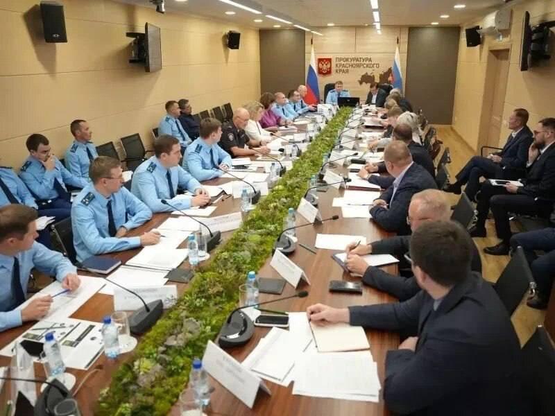 В Красноярском крае усиливают контроль за реализацией нацпроектов В 2026 году...