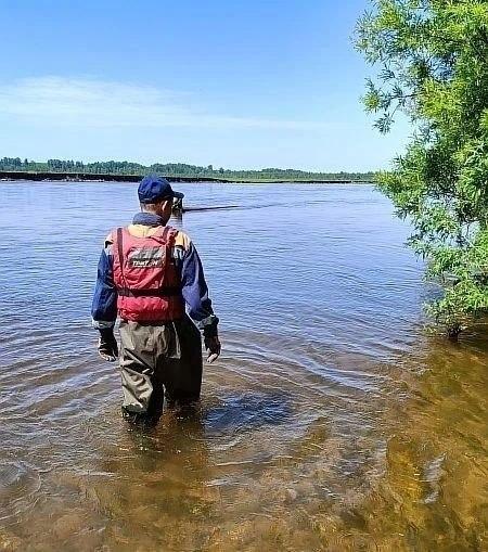В районе Бражного продолжают искать мальчика, пропавшего на реке Кан