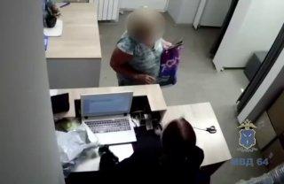 Пенсионерка набросилась с ножом на сотрудницу ПВЗ из-за отменённого заказа