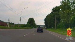 В Прокопьевске автомобилист оштрафован на 7,5 тысяч рублей за опасный маневр на дороге