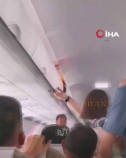 В Китае пауэрбанк взорвался прямо на борту самолета. Пассажиры успели...