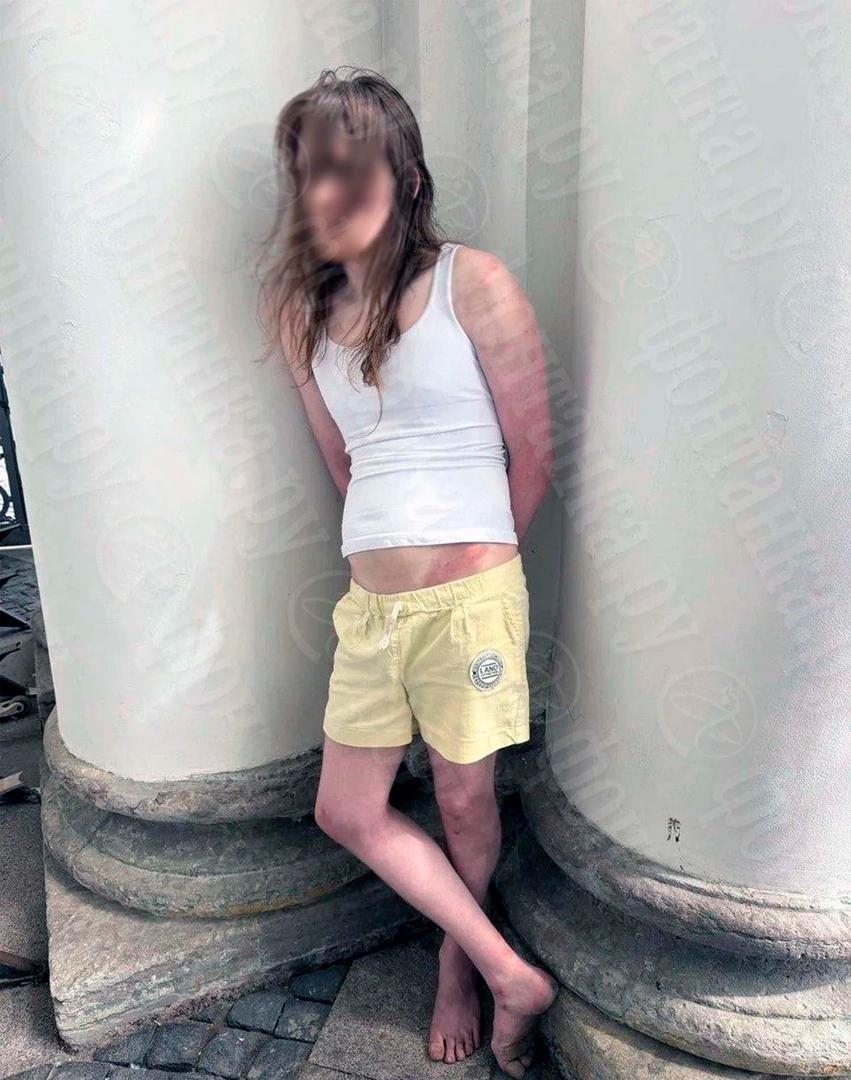 Самопровозглашенного Иисуса Христа увезли из Эрмитажа в психиатрическую больницу. По данным «Фонтанки», 28-летний москвич проник во внутренний двор Зимнего дворца, бегал, размахивал руками и вел себя неадекватно.