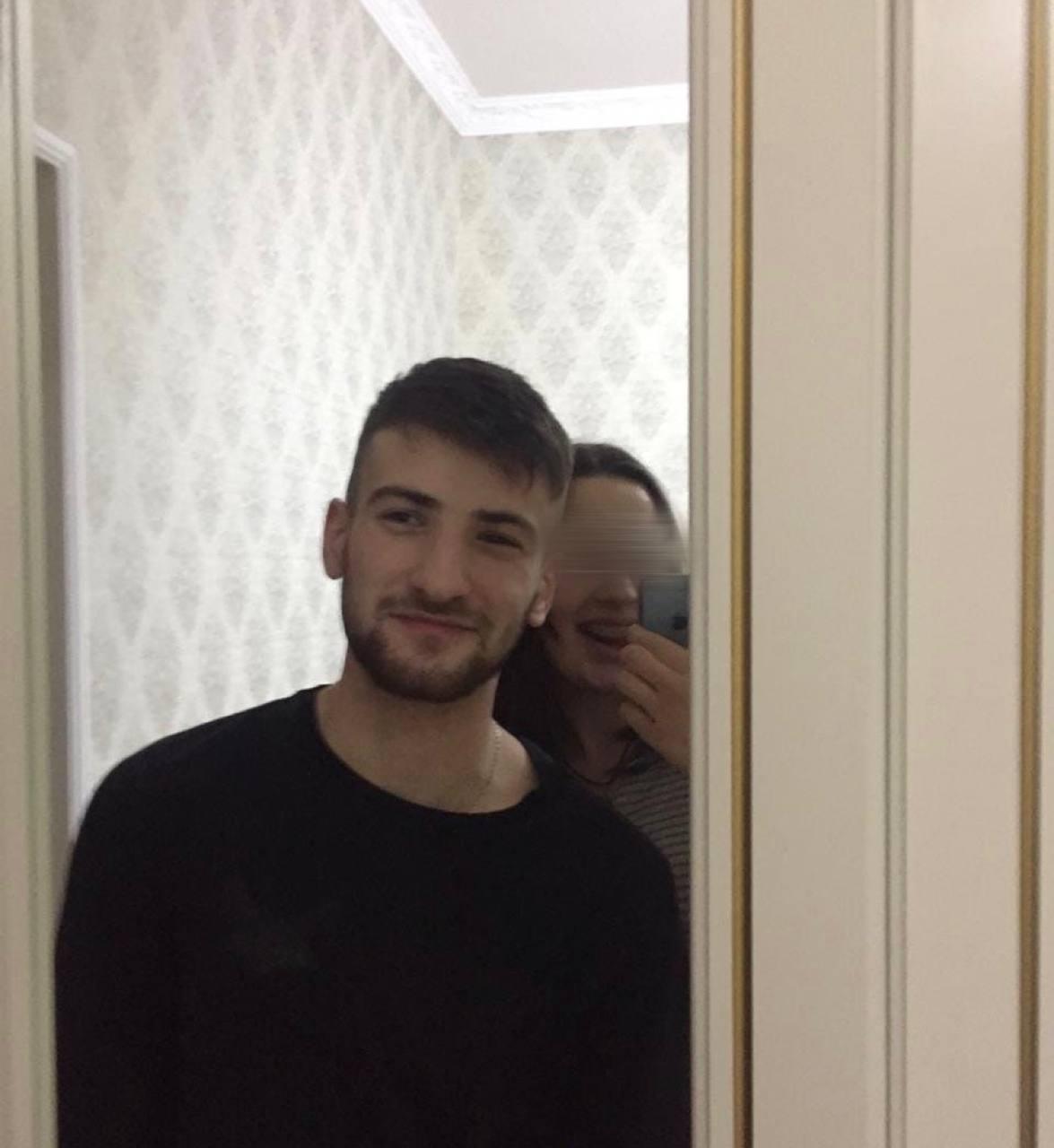 «Верни деньги, которые я потратил на тебя во время отношений»: сталкер облил...