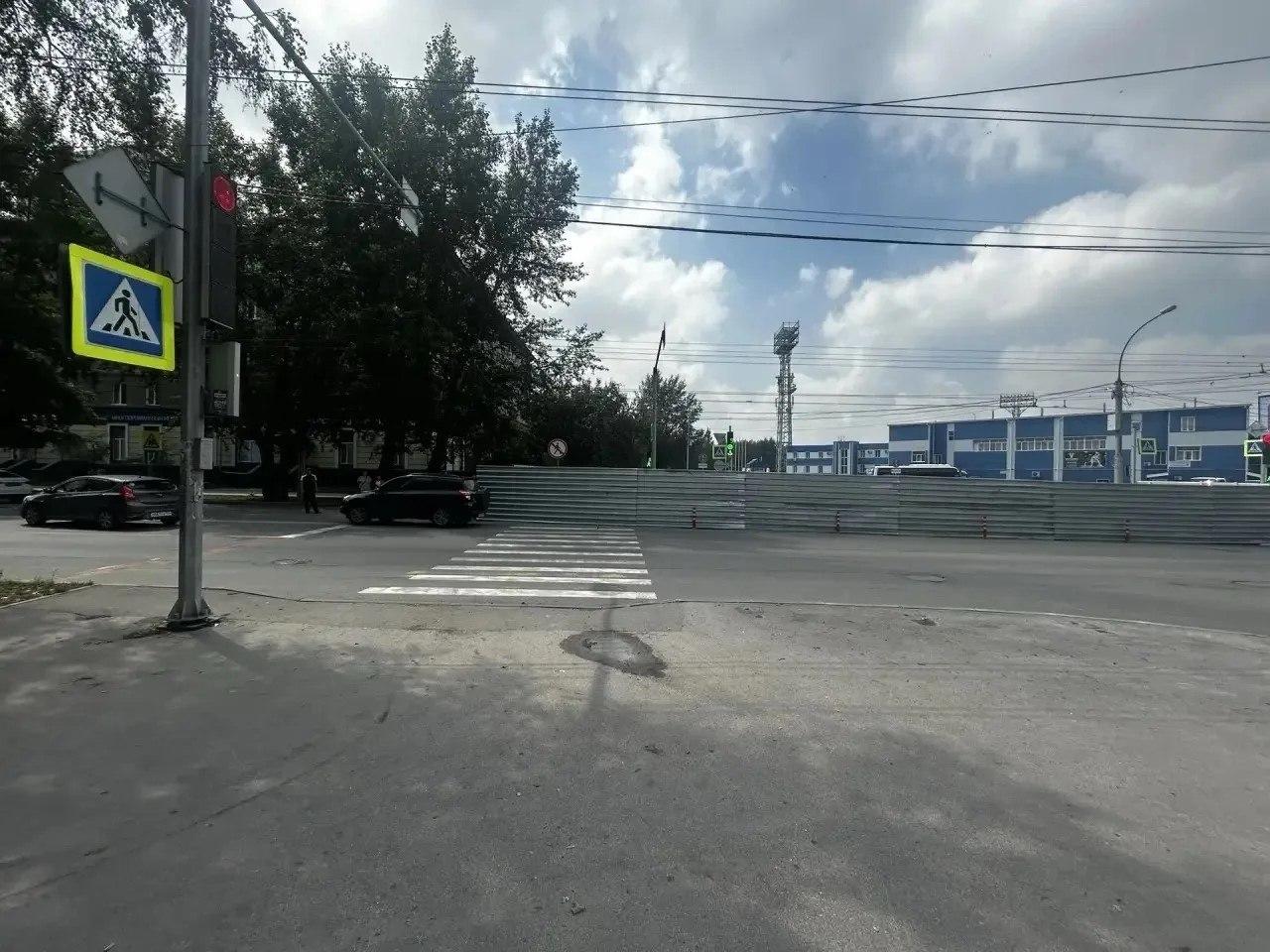 В Ленинском районе автомобиль сбил подростка на электросамокате 27 июля на...