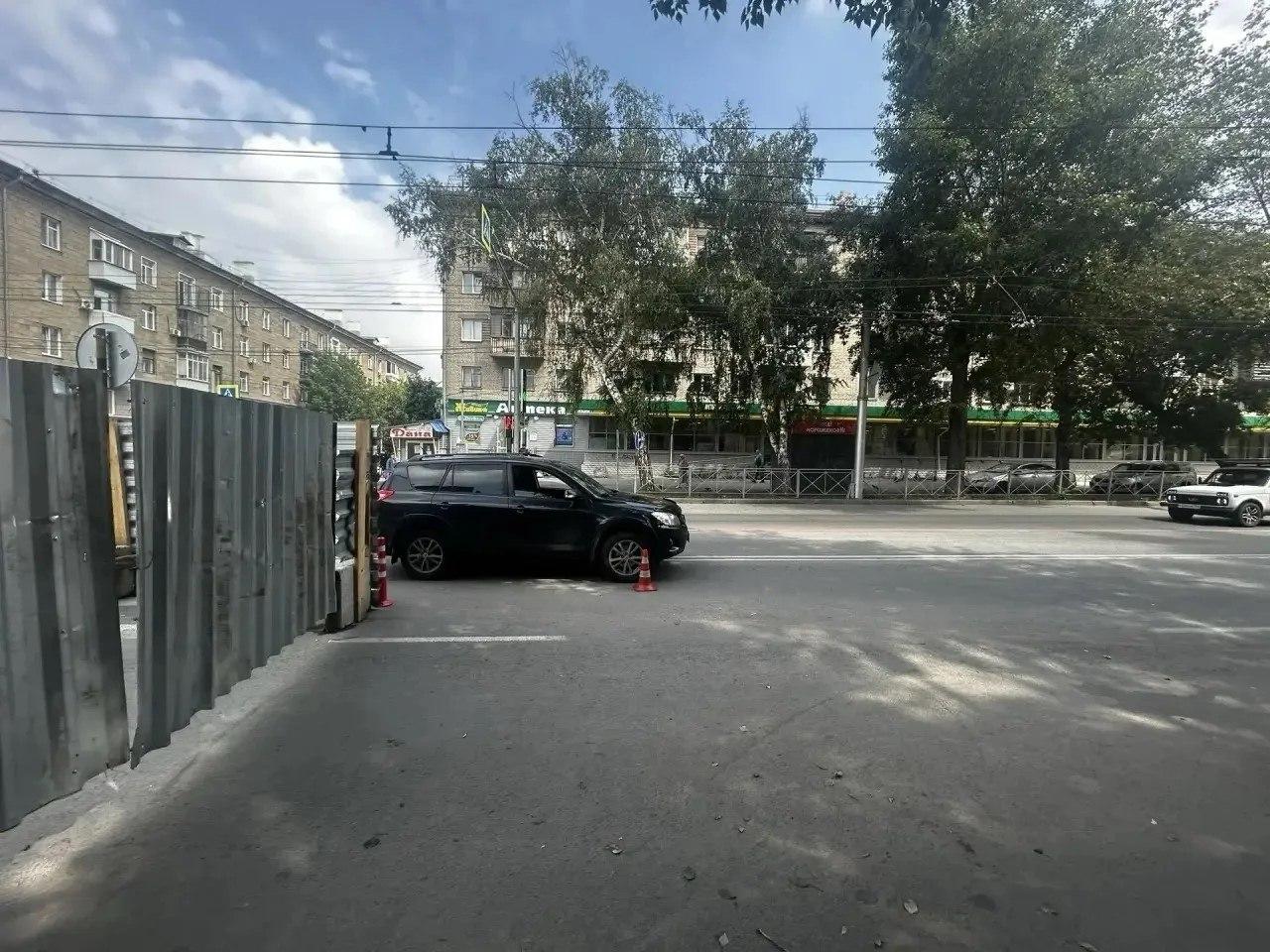 В Ленинском районе автомобиль сбил подростка на электросамокате 27 июля на...