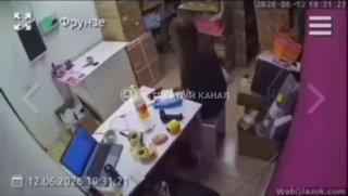 «Вместо 24 тысяч заплатили 6,5»: юные уральцы пожаловались на директора ПВЗ