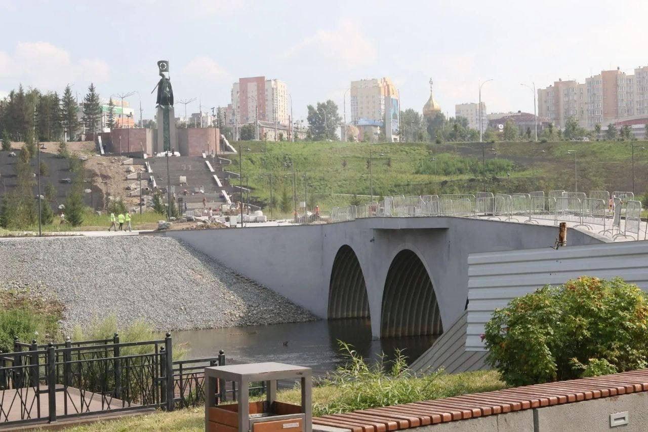 Новая прогулочная зона у Искитимки почти готова. Здесь сделали несколько...