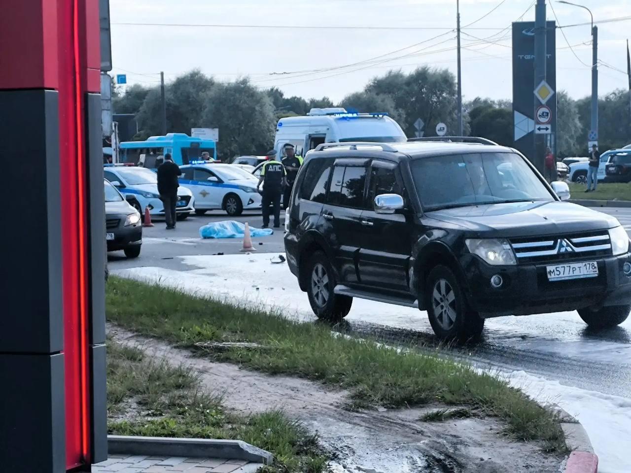 На проспекте Маршала Жукова в ДТП погиб мотоциклист