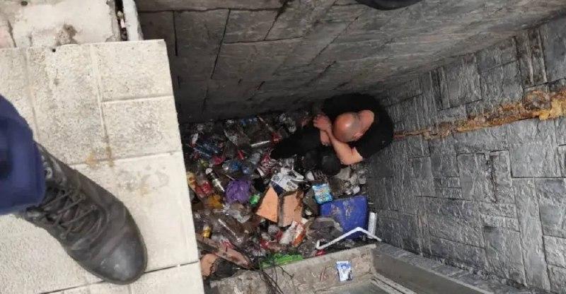 Новосибирец упал в приямок и чудом не пострадал